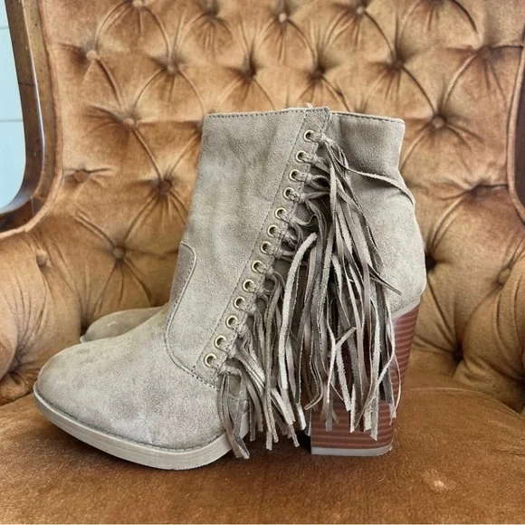 Y Not ? Fringe Ankle Booties - Picture 3 of 7